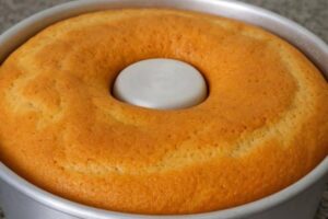 Bolo Amanteigado Simples Mais Fofinho e Derretendo na Boca Que Você Já Fez na Vida