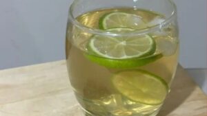 Chá de Folha de Amora Poderoso: Descubra Por Que Tantas Mulheres Estão Tomando Todos os Dias