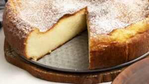 Migliaccio Um bolo leve e aromático que parece feito para acompanhar café tranquilo