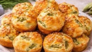 Muffin Salgado de Queijo com Legumes: o lanchinho fofinho que vai fazer você esquecer qualquer padaria
