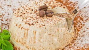 Semifreddo de Café Uma sobremesa gelada e elegante com sabor intenso de café