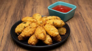 Uma forma simples de transformar arroz em bolinhos crocantes deliciosos