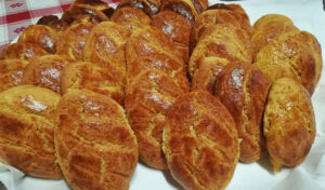 Broas de mel da Páscoa (ficam uma delícia e são muito fáceis de fazer)