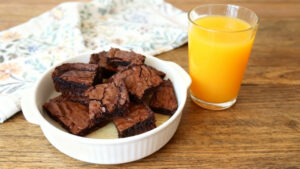 Casquinha crocante e interior macio fazem desse Brownie de Nescau um sucesso
