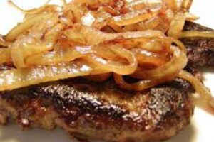 Fígado Acebolado: Um Clássico Popular