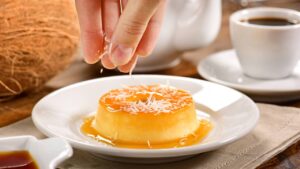 Flan de Coco Um doce geladinho que encerra qualquer refeição com perfeição