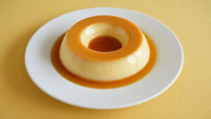 O flan de leite condensado que faz qualquer almoço terminar perfeito