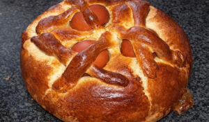 Folar da Páscoa tradicional (tão fofinho que se desfaz na boca)