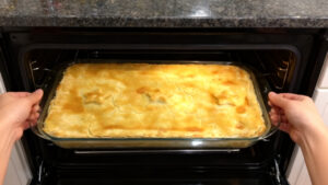 Essa massa de empada simples fica tão leve que surpreende na primeira mordida