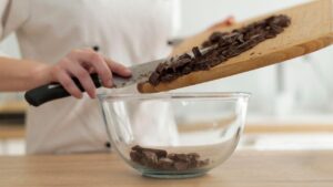 métodos simples para derreter chocolate como um profissional