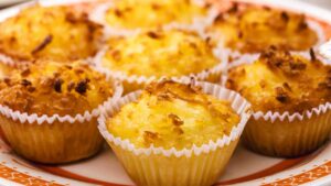 Só Misturar tudo e a Queijadinha simples conquista todo mundo na primeira mordida