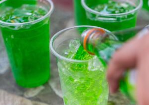 3 drinks de copão baratinhos para animar qualquer rolê