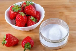 Misture Morango com Gelatina para um Doce Proteico, Saudável e Cheio de Sabor!