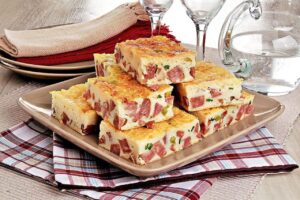 Torta de calabresa de liquidificador que fica pronta em menos de uma hora