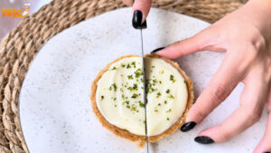 Um detalhe na receita pode deixar a tortinha de limão muito mais equilibrada e saborosa