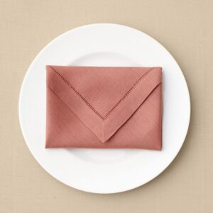 6 formas criativas de dobrar guardanapos e impressionar à mesa