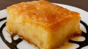 Sobremesa Banho-de-Lua CREMOSA e DIFERENTE que Fica com Textura de Pudim e Sabor de Fazenda