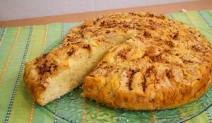 Este Bolo de Maça fica fabuloso e é bem simples de preparar