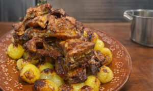 Cabrito Assado no Forno (fica suculento e delicioso)