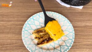 Direto da frigideira para a mesa! A cartola com queijo manteiga que é puro prazer