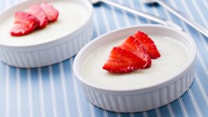 Nunca mais compre recheio pronto, transforme creme de baunilha em um clássico digno de confeitaria