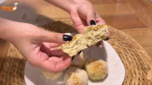 Quando fiz esse pãozinho doce de banana a casa inteira ficou perfumada e ninguém conseguiu esperar esfriar para provar