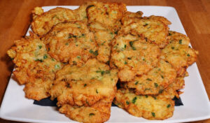 Ficam fabulosas estas Pataniscas de Bacalhau e são simples de preparar