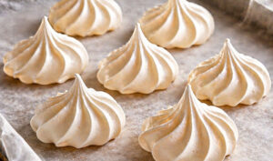 Suspiros caseiros (só precisa de 3 ingredientes para estes suspiros que ficam perfeitos)